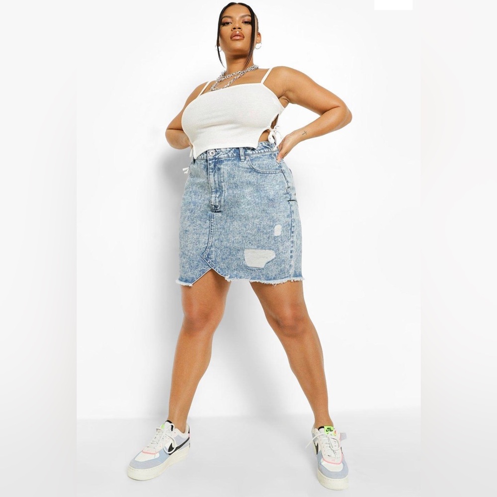 PLUS SIZE-24 ACID WASH DISTRESSED DENIM SKIRT